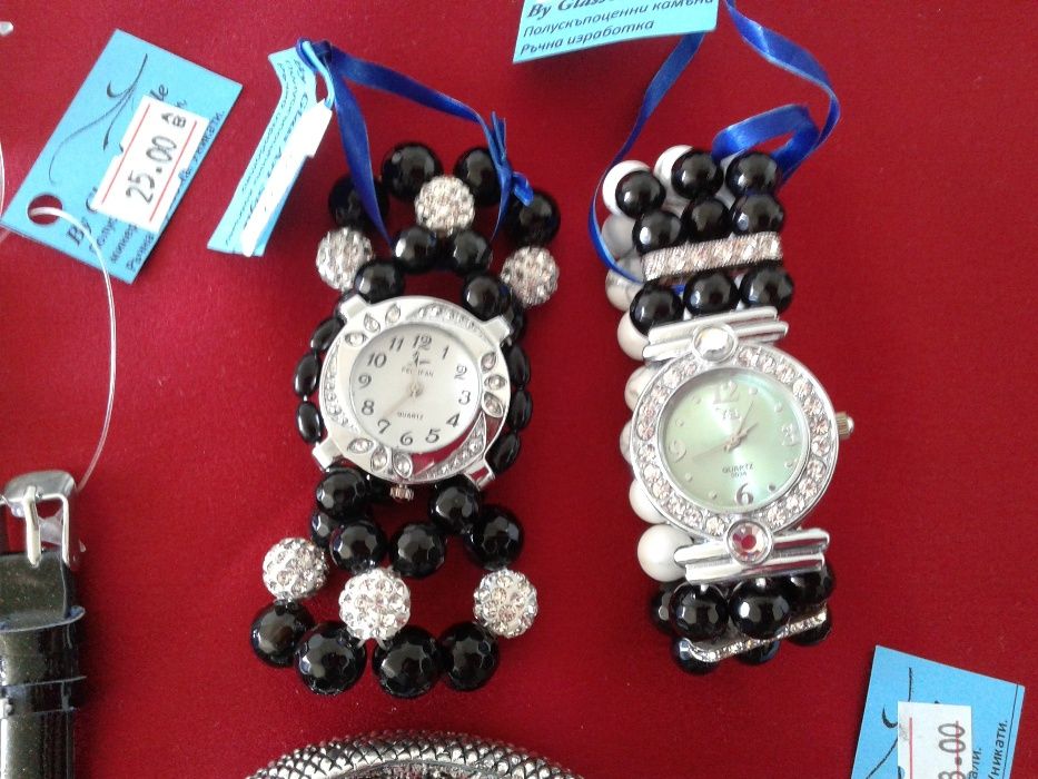 Намалени от 27лв-ХИТ Дамски ръчен часовник, с брокат