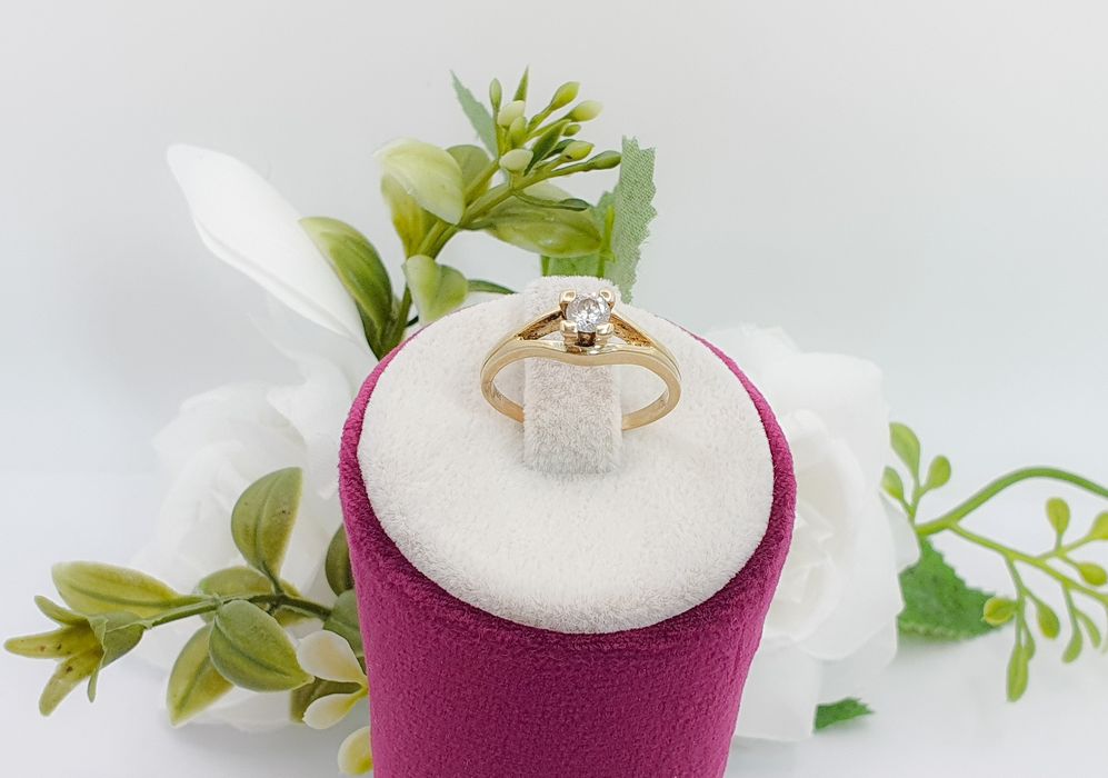 Inel de logodnă din aur de 14K cu zirconiu – mărimea 55, gramaj 2,97 g