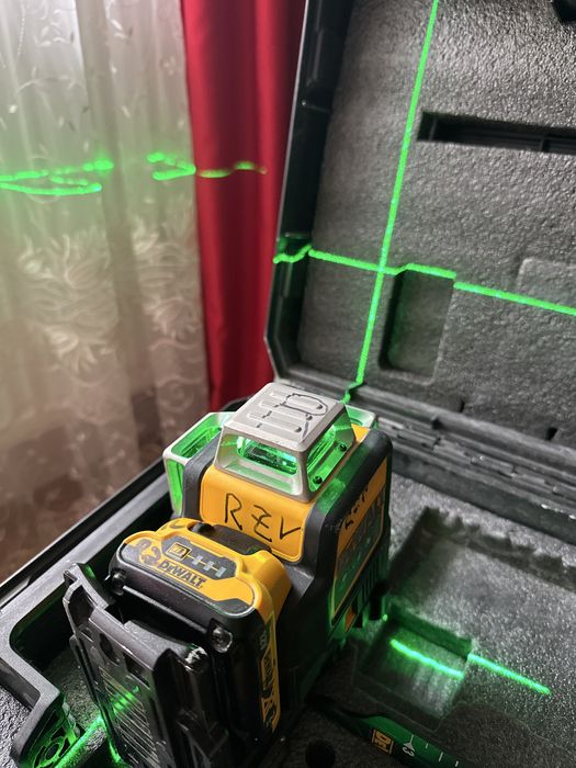 Laser DeWalt DCE089D1G-QW