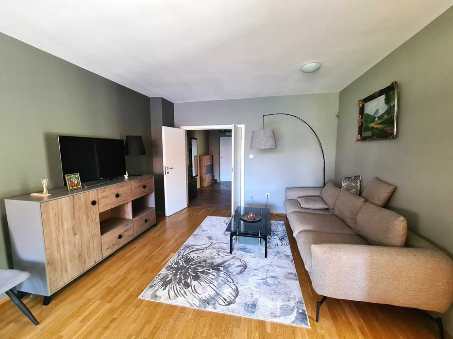 Дава се под наем Тристаен апартамент в София, Изток - 98 кв.м за 350 € - Снимка #4