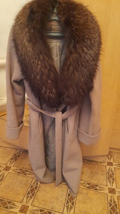 Продам зимнее  красивое и очень тёплое пальто.