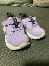 Nike pentru bebelusi