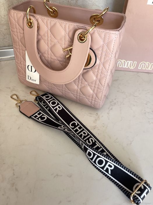 Lady Dior пудра среден размер
