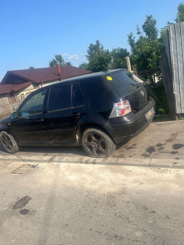 Dezmembrez golf 4 1.4i 1.6 i 1.9d