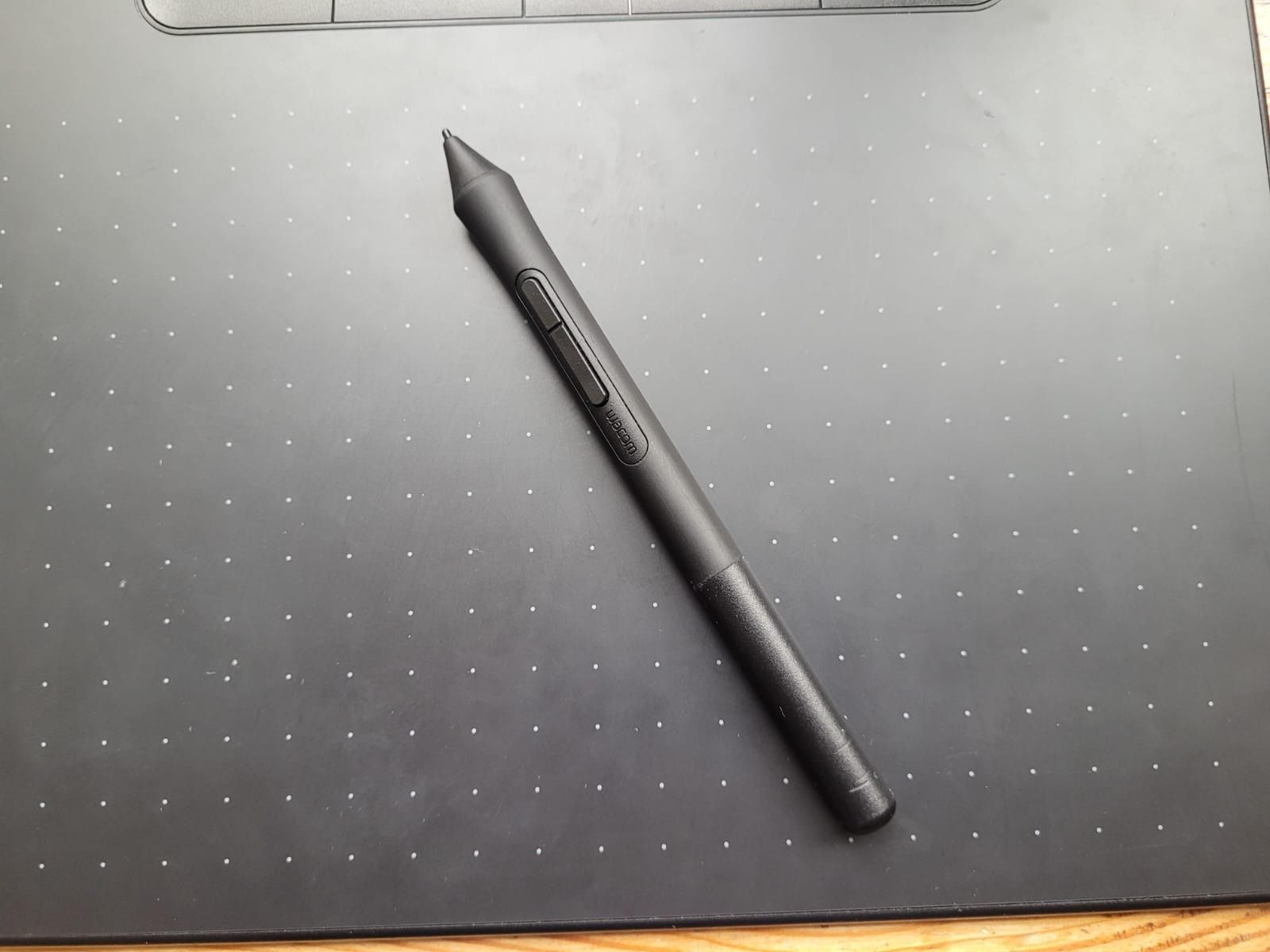 Графический планшет Wacom Intuos Medium Bluetooth, Black