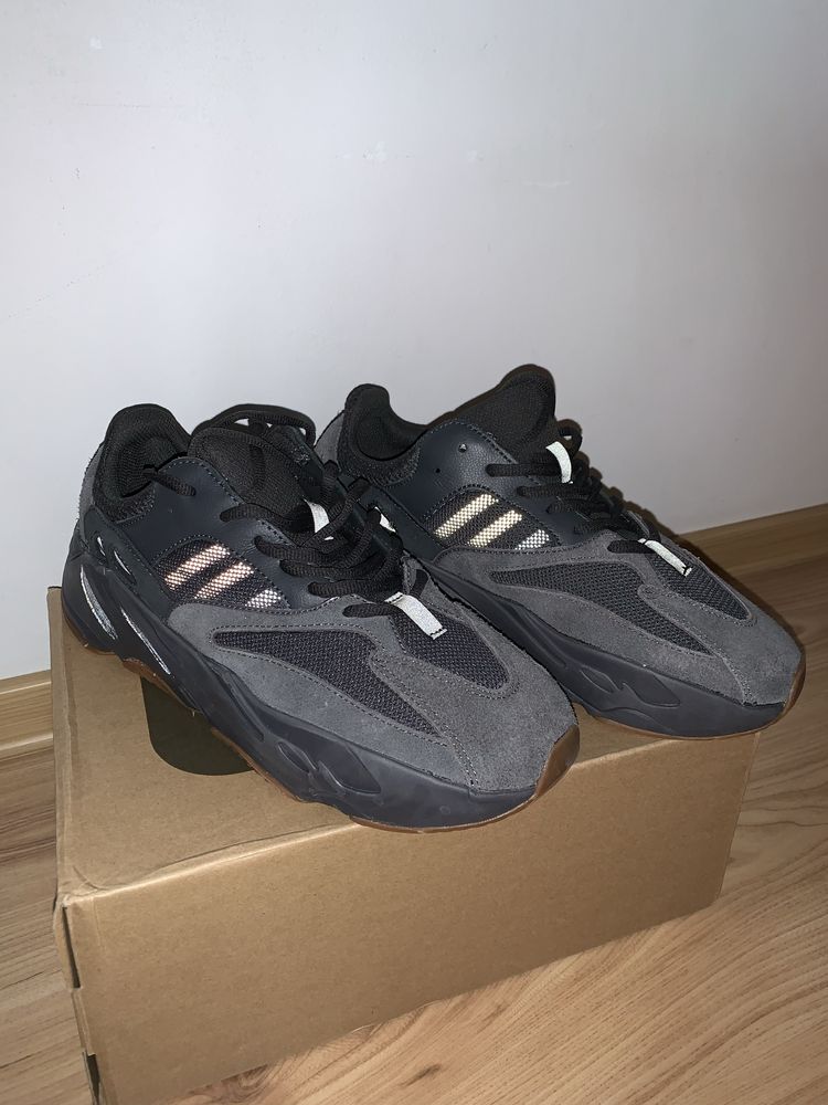 Yeezy Boost 700