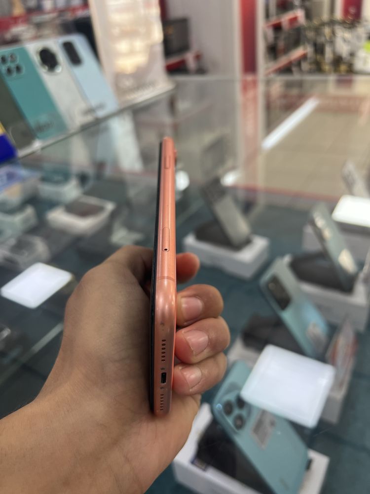 Iphone xr 64  gb. Ym76