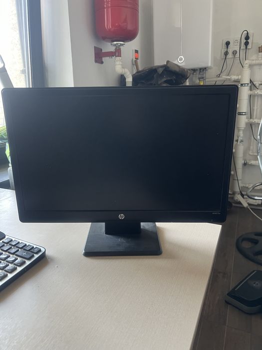 Монитор hp в хорошем состояний