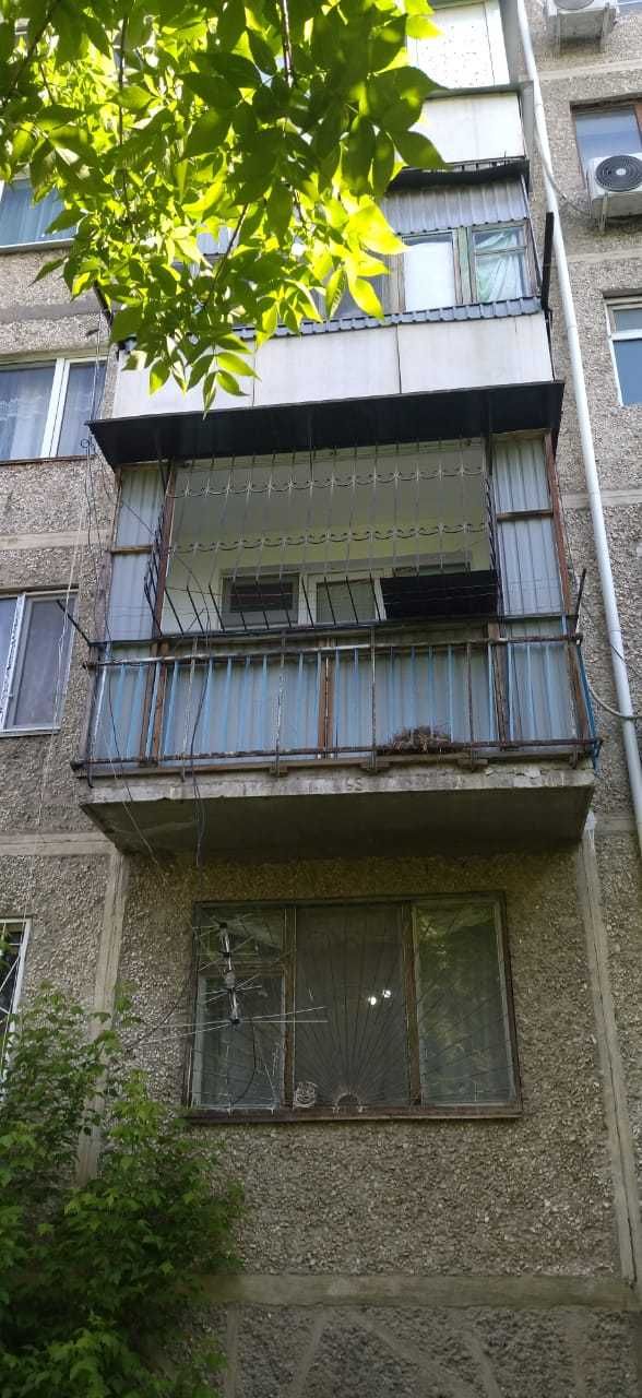 Решетка железная для балкона 1 комн квартиры 103 серии