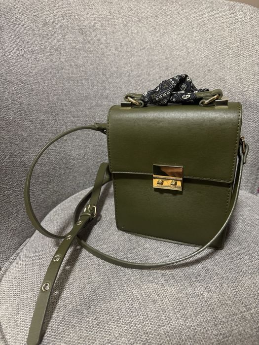 Zara зелена малка чанта