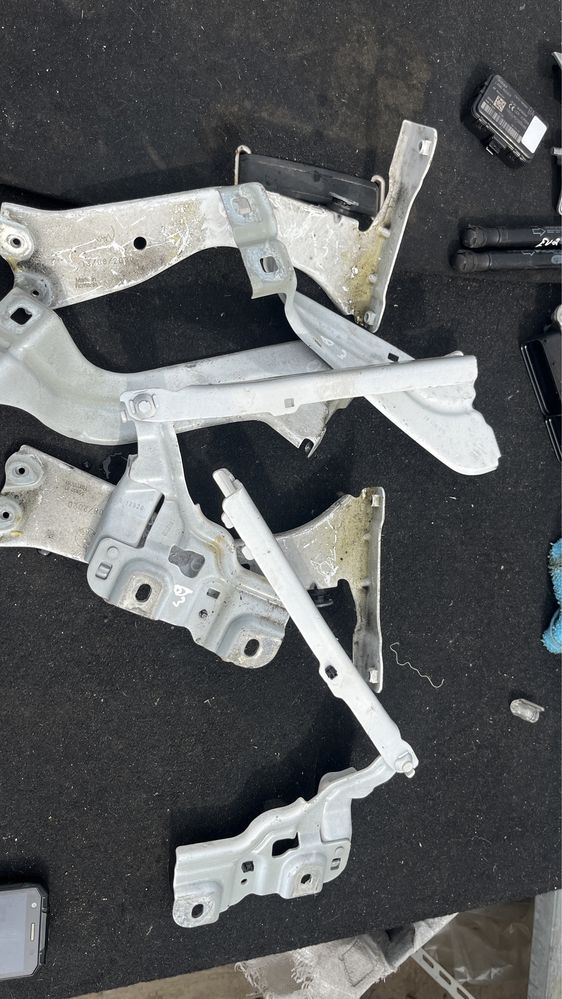 Suport baterie motor aripa balamale capota vas expandiune Audi Q3 F3
