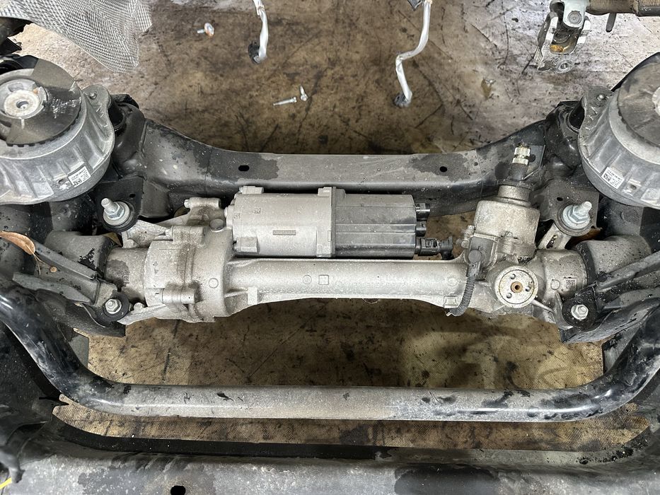 Електрохидравлична рейка за w205 Мерцедес C класа!