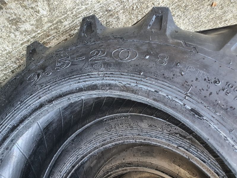 cauciucuri noi 9.5-20 de tractiune de 4x4 romanesc sau fendt ZYWC
