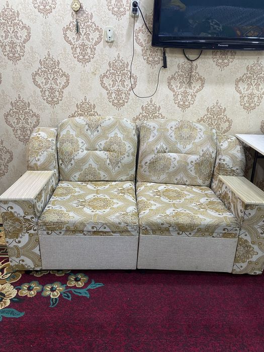 Продам диван раскалдной,