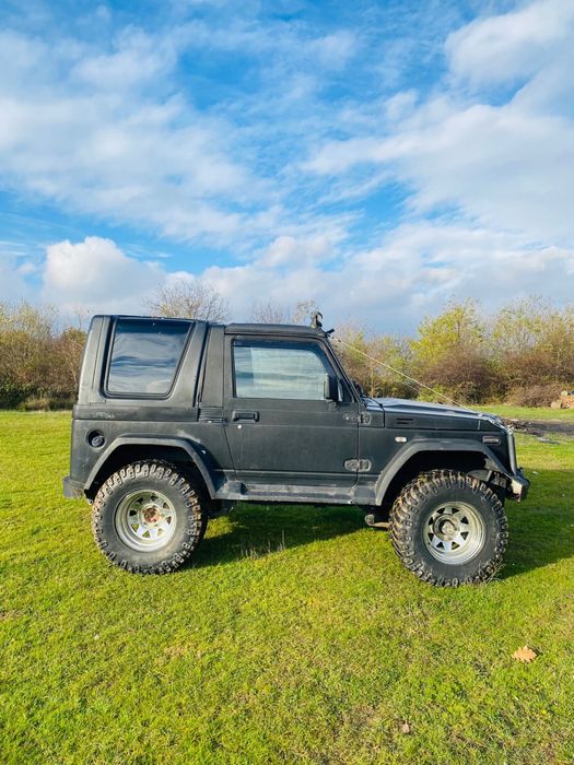 Vând Suzuki Samurai