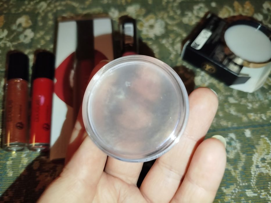 Козметика гланцове и червила