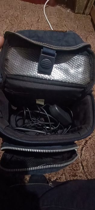Vând Sony DCR-TRV238E PAL - Camcorder Digital8 + Accesorii