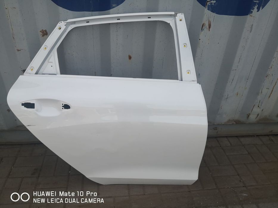 Дверь задняя правая