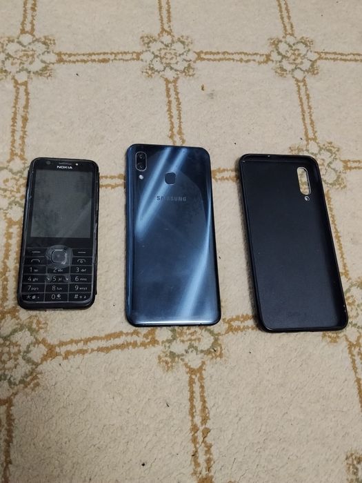 Samsung A30 32 gig va Nokia 230 original duos