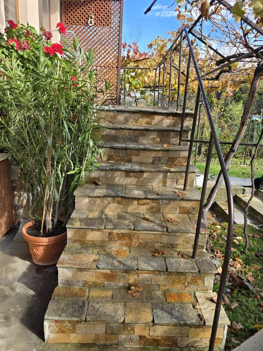 Продавам къща с. ЧУКОВЕЦ, област Перник