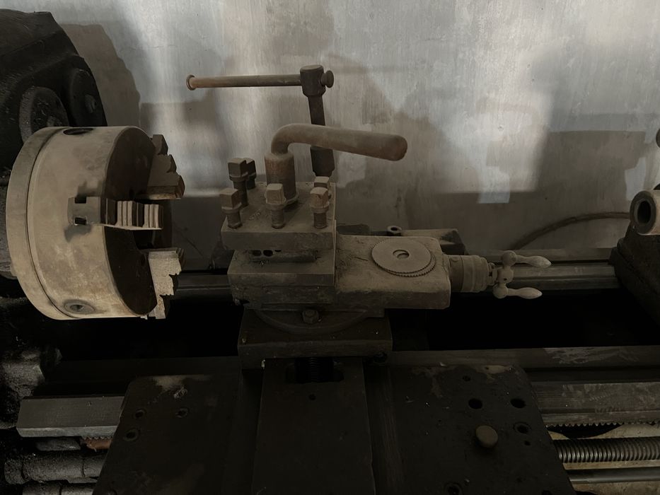 Tokarniy stanok sotiladi!