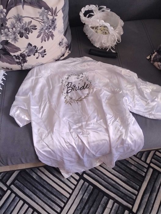 Vând mai multe accesorii pt nunta