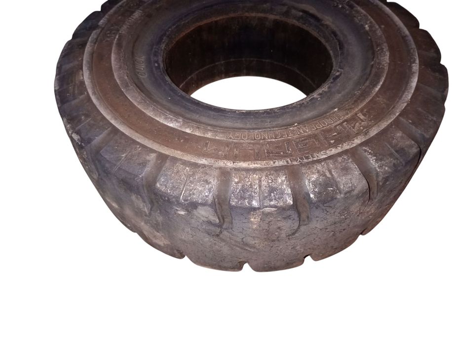 Vând anvelope pline pt stivuitor  uzate(unele foarte puțin)