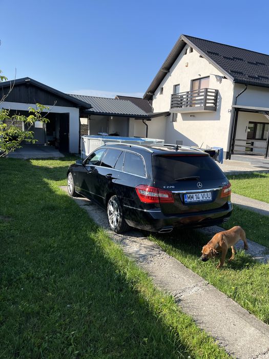Vând  Mercedes E class