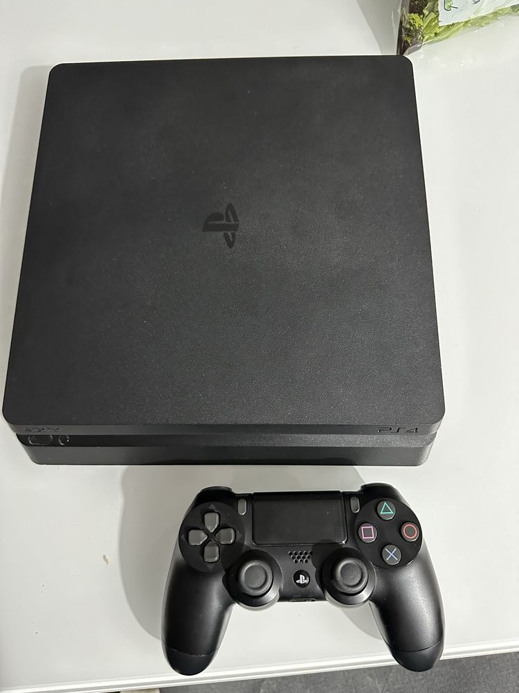 Sony PlayStation 4 modat