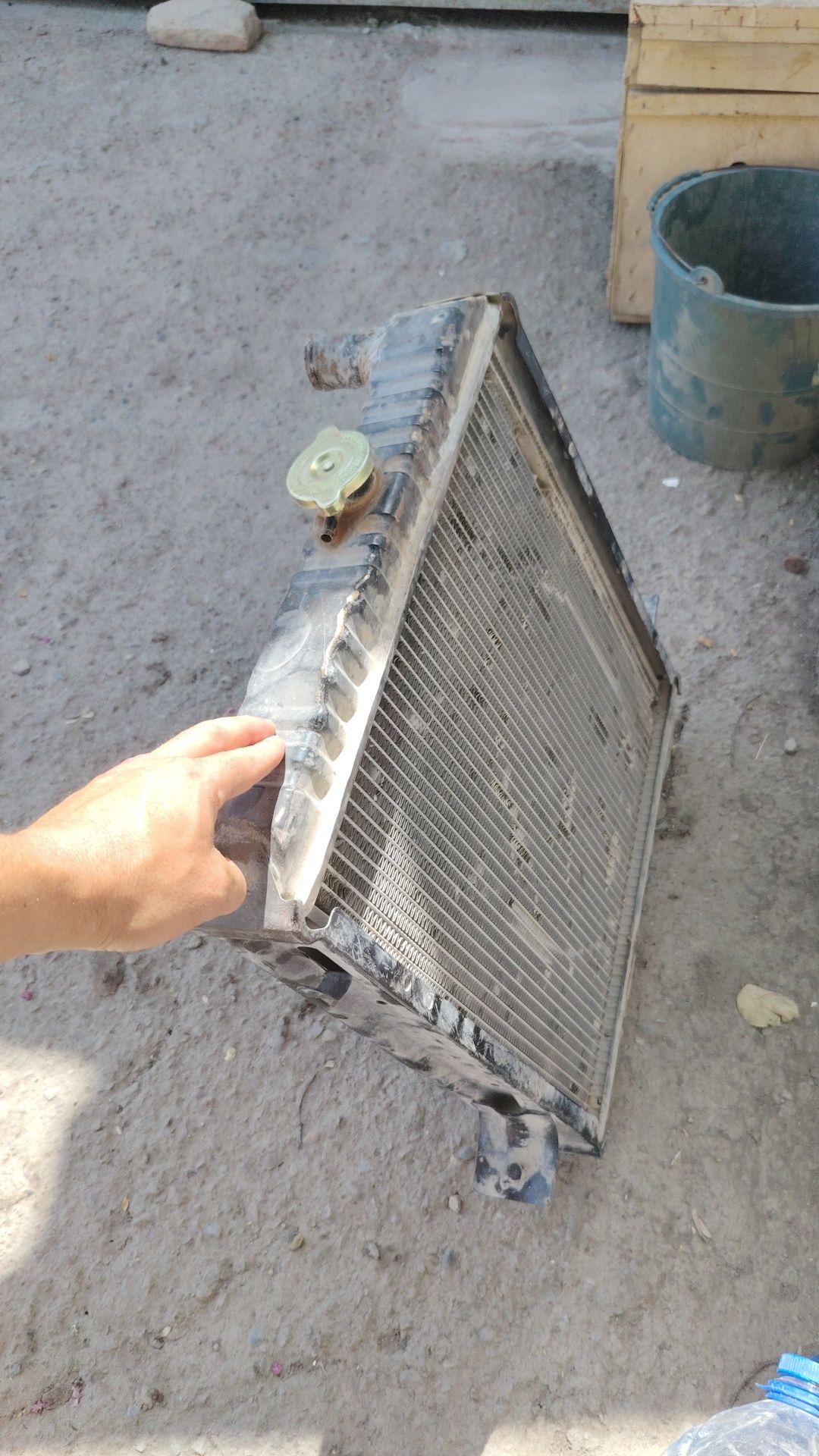 Radiator Isuzu sotiladi