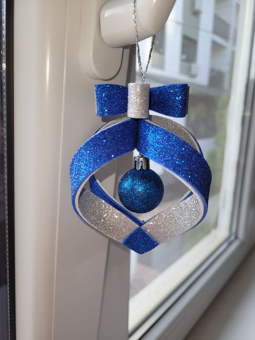 Globuri pentru bradul de Crăciun