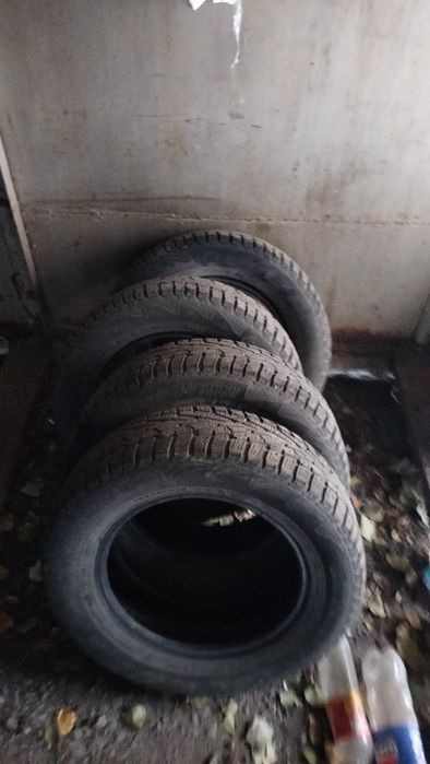 Продам шины Кордиант шипы 4 штуки 2 сезона