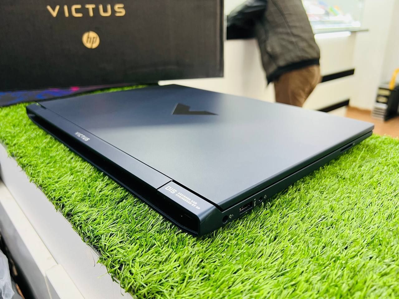 Продам игровой ноутбук HP VICTUS в хорошем состоянии с гарантией и 305