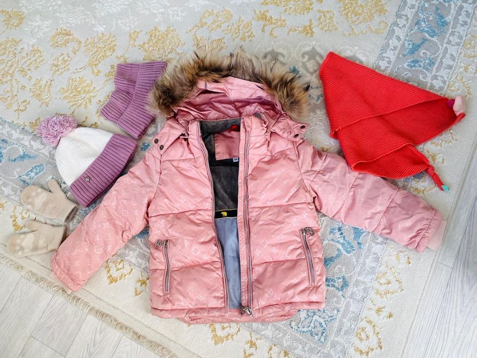 Продам детскую куртку для девочки
