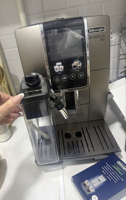 Sotiladi ko’femashinka Delonghi Dinamica plus, xolati deyarli yangi
