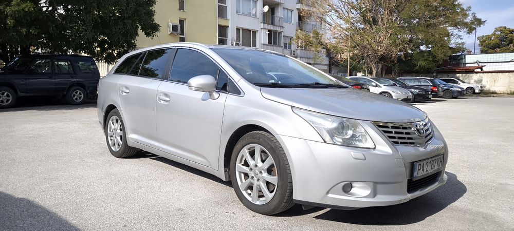 Продавам Тойота Авенсис D4D 150к.с