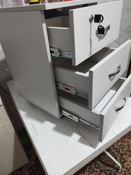 Тумба мобильная.