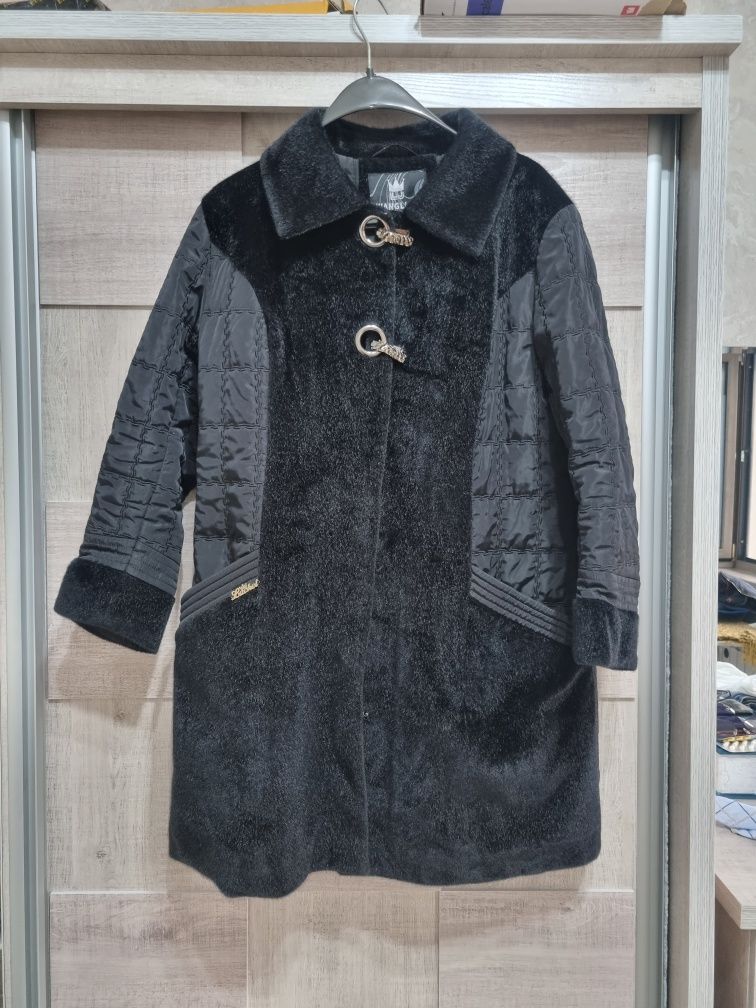 Палто (куртка) размер 54 холати ало