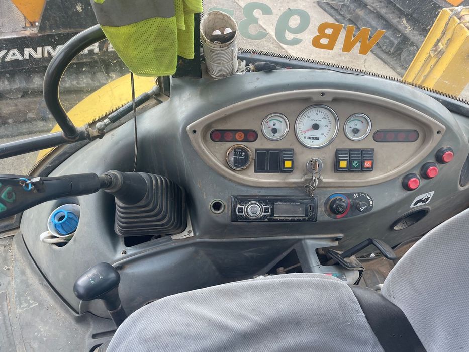 Buldoexcavator komatsu