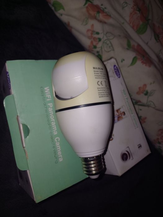 Camera supraveghere montare la bec produse noi 150 lei amandoua