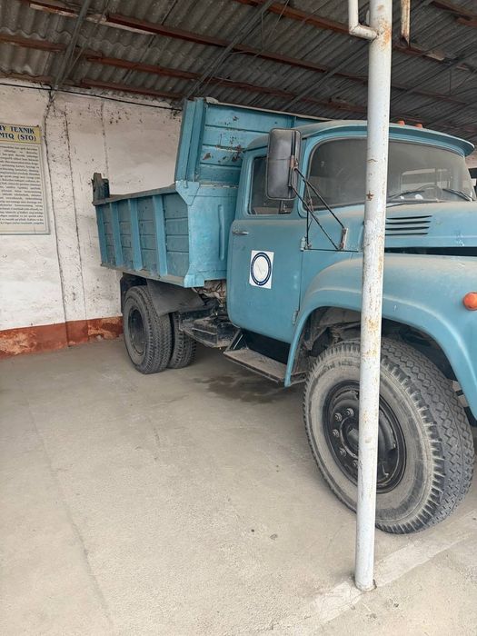 Zil mashina samasval  holati yahshi