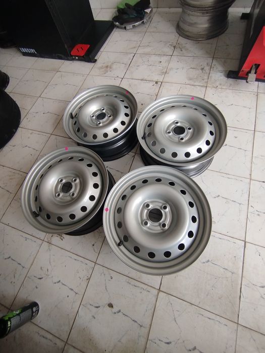 Nexia 3 GM, stalnoy seriy R15 diska sotiladi.