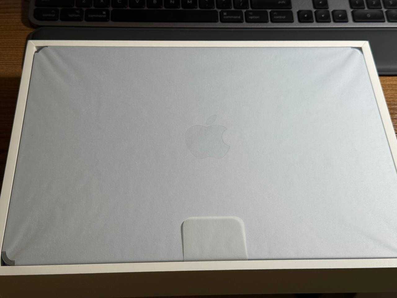 MacBook Air M4 16/256 Silver (Новый, цена снижена)