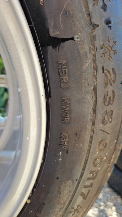 FORD  джанти със зимни гуми  235/60/17  7,5J×17  ET47  5х108