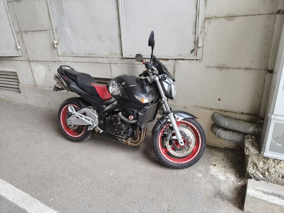 Suzuki gsr 600 yoshimura