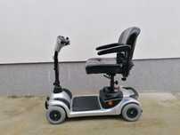 Cărucior scuter electric pentru persoane cu dizabilități