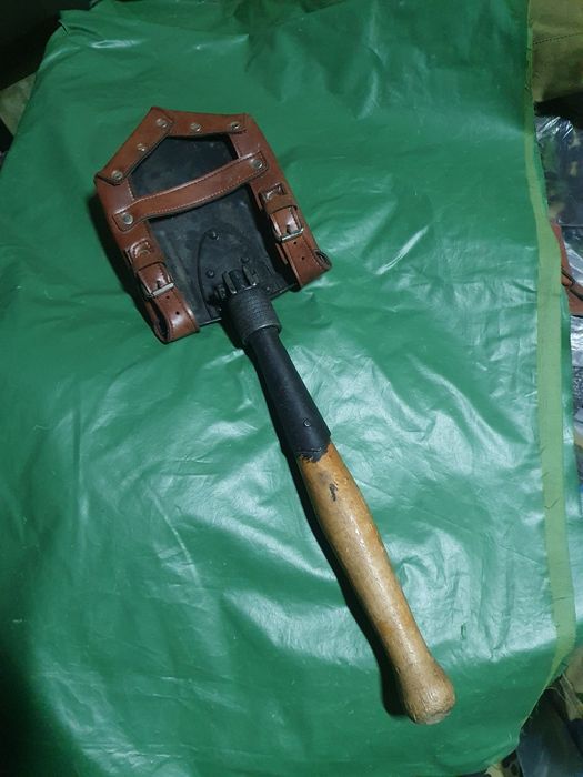 Lopata pliabilă  ( cazma )