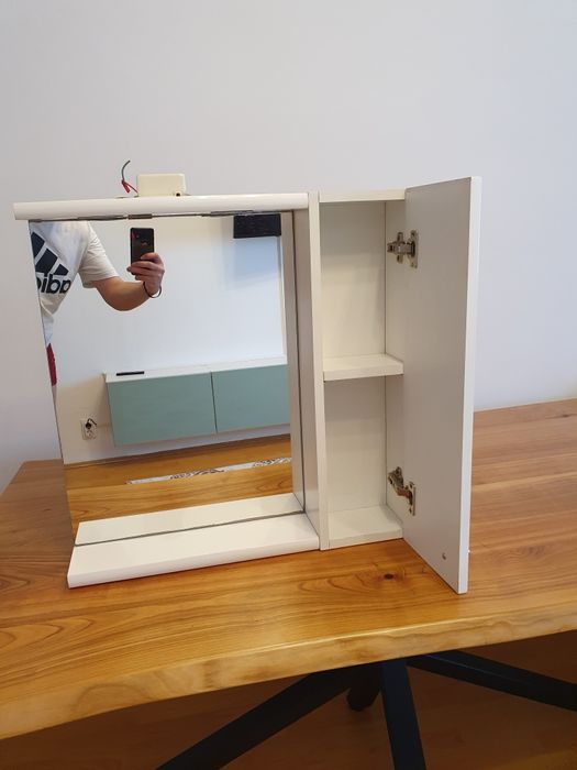 Dulap cu led și oglindă baie