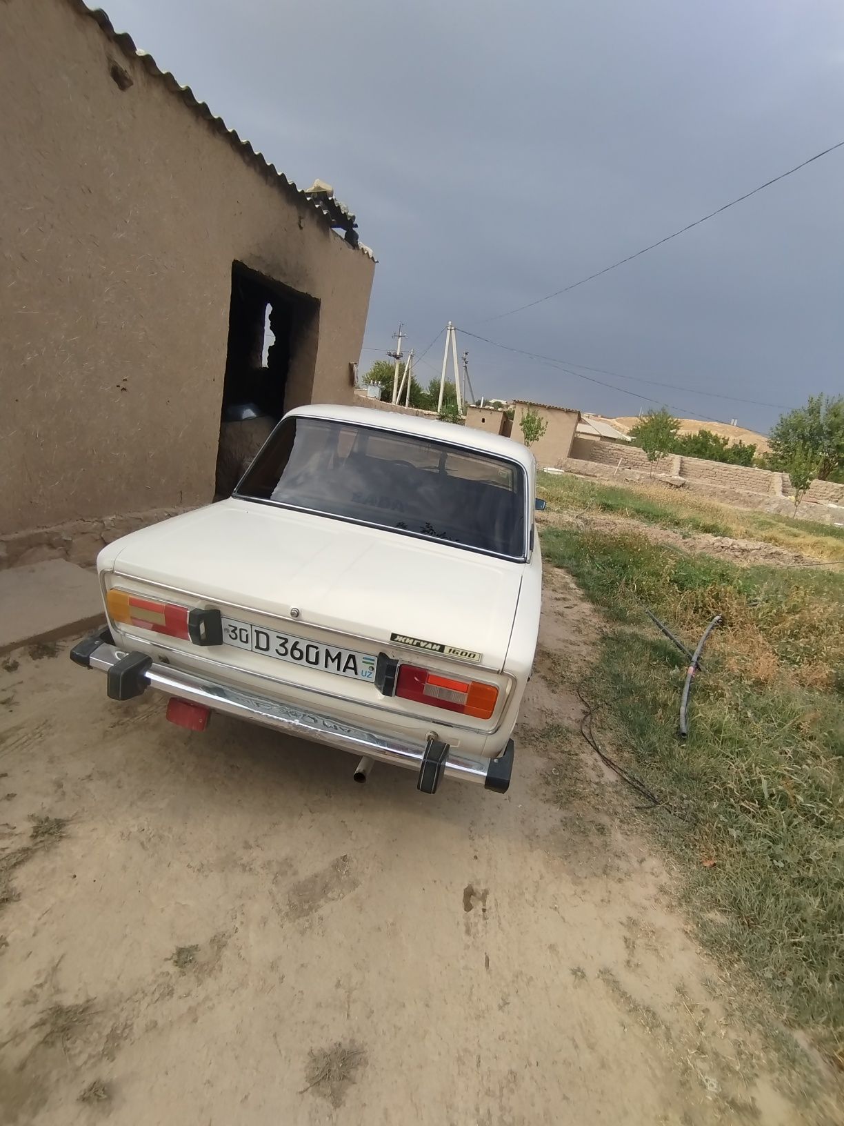 Jiguli 2106 sotiladi holati yaxshi yili 1986
