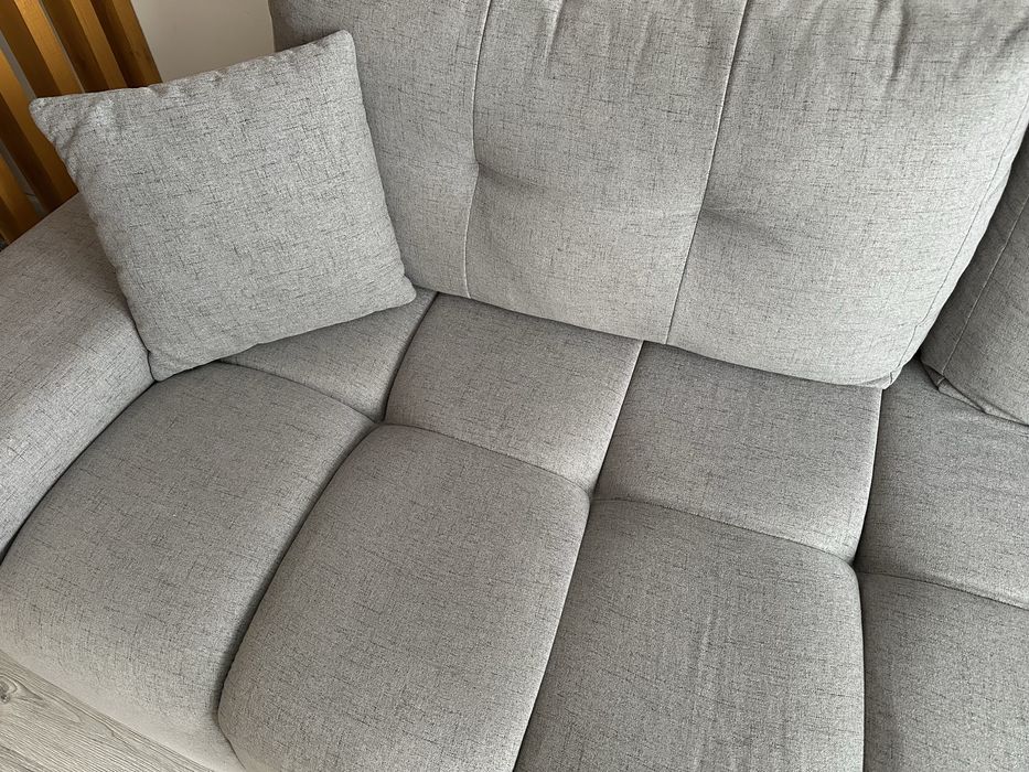 Vând Canapea în stare foarte bună